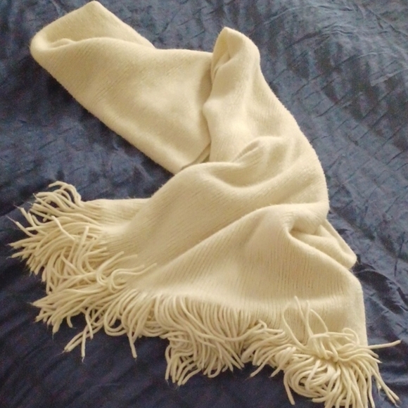 🍭🌹Cozy Cream Fringe Scarf - Picture 6 of 6